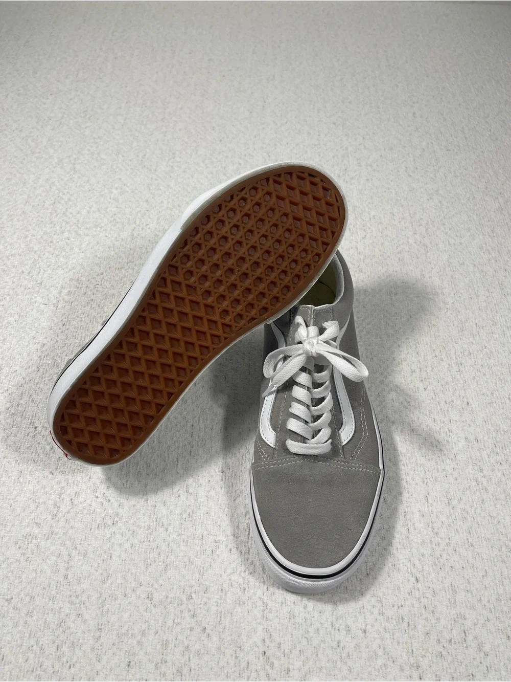 VANS Old Skool Gray White Lace Up MENS 7 /WMS 8.5 Canvas Suede Sneakers SKU#0398